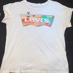 Levi’s T-shirt